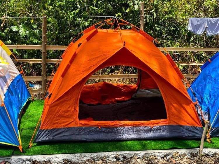Campsarap Hostel & Resort Valencia  ภายนอก รูปภาพ