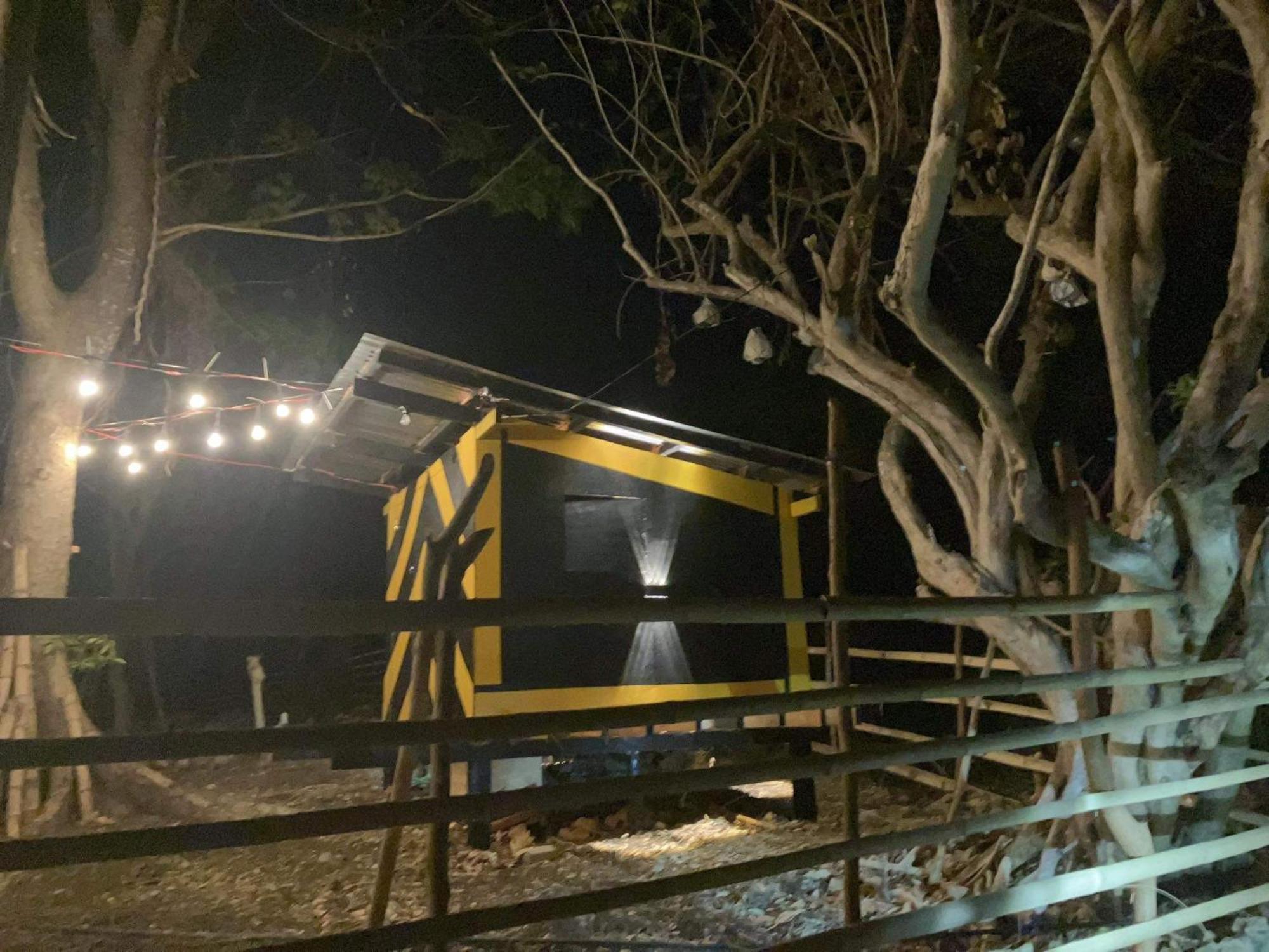 Campsarap Hostel & Resort Valencia  ภายนอก รูปภาพ