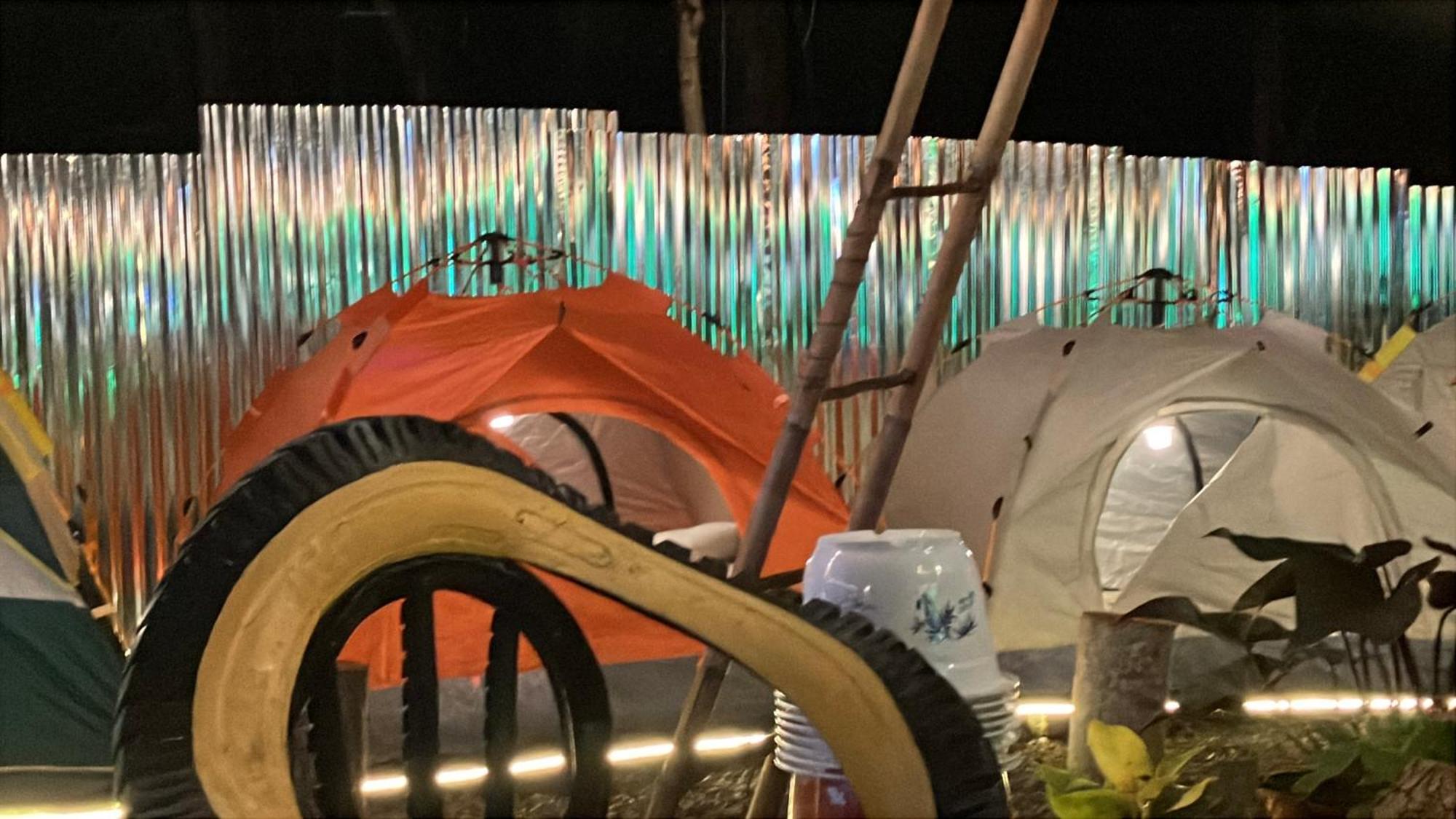 Campsarap Hostel & Resort Valencia  ภายนอก รูปภาพ