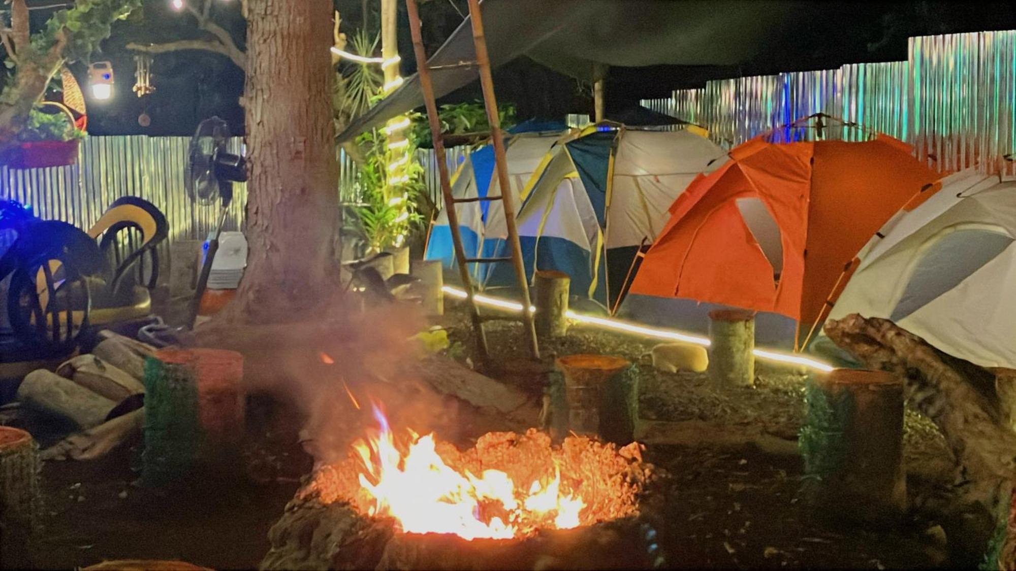 Campsarap Hostel & Resort Valencia  ภายนอก รูปภาพ