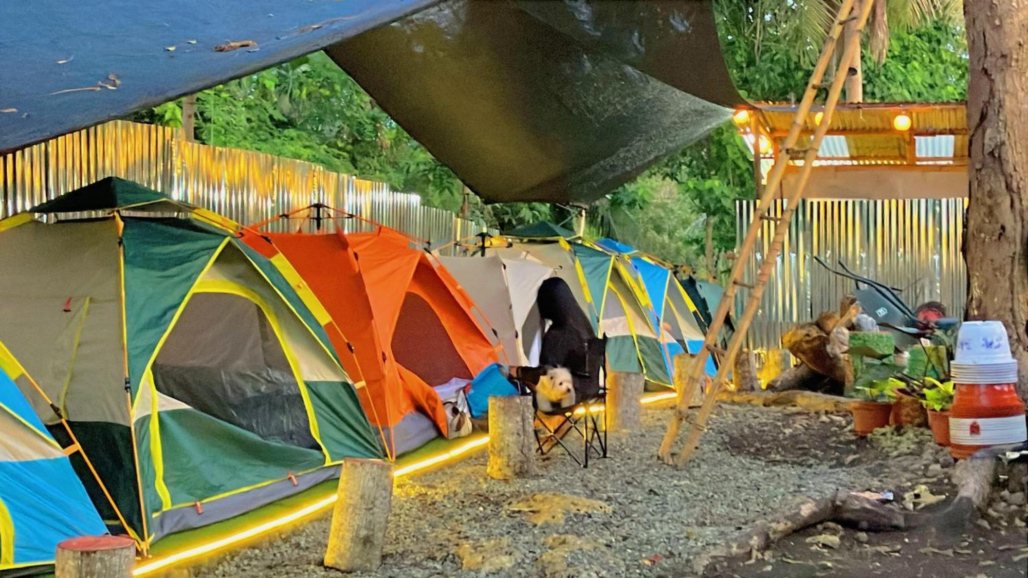 Campsarap Hostel & Resort Valencia  ภายนอก รูปภาพ